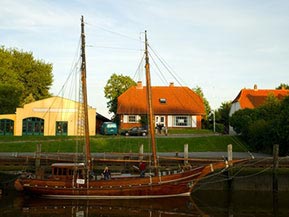 Eiderstedt-Historischer-Hafen-in-Toenning